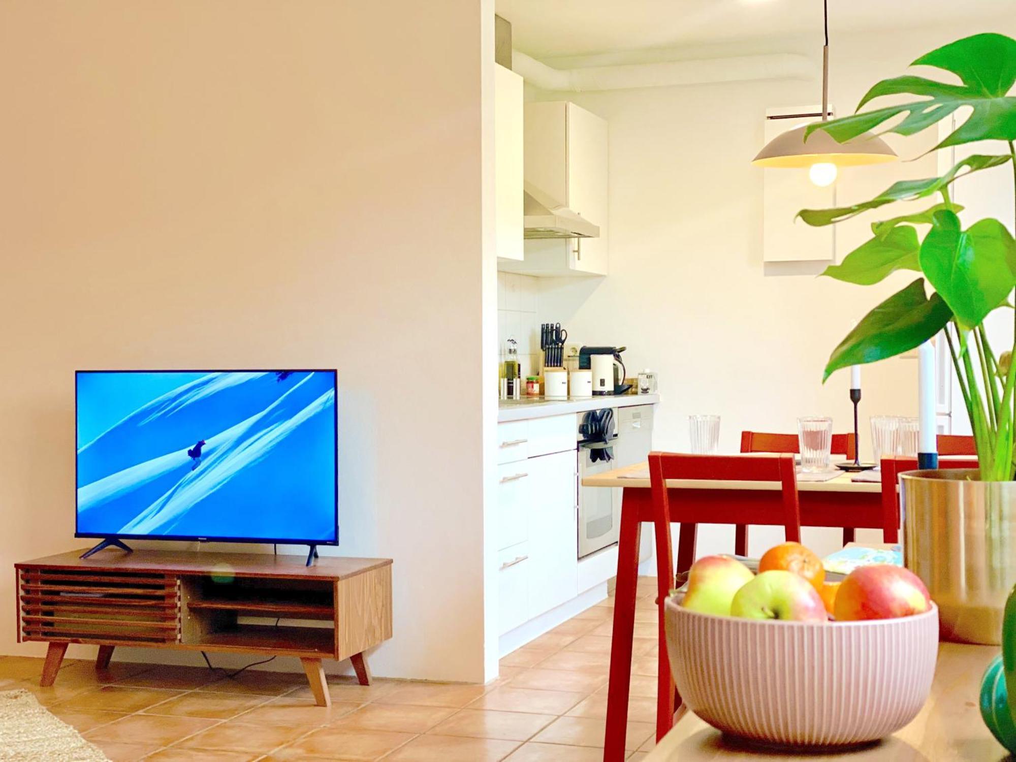 Snug Stays I 3 Zimmer Design Apartment Am See Mit Garten I Home Office I Highspeed Wifi Weßling Eksteriør billede